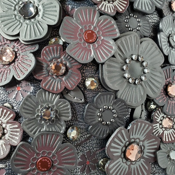 ** SOLD ** Coach 1941 Rogue 25 W Crystal Tea Rose - Picture 6 of 7